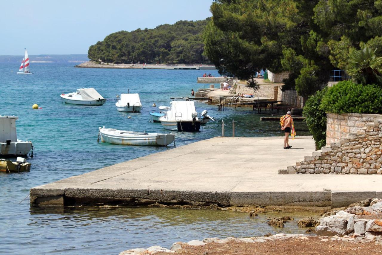 Apartments With A Parking Space Mali Losinj Mali Lošinj Exterior foto