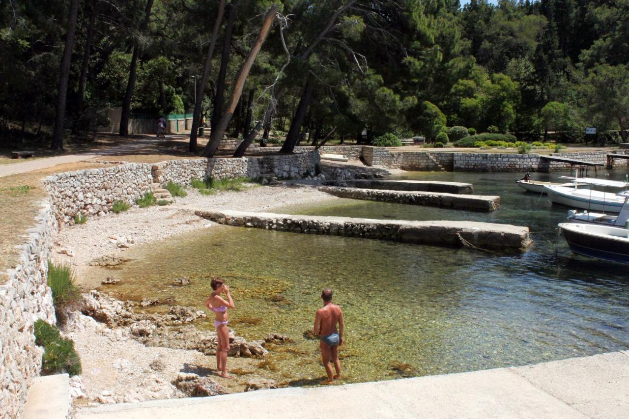 Apartments With A Parking Space Mali Losinj Mali Lošinj Exterior foto