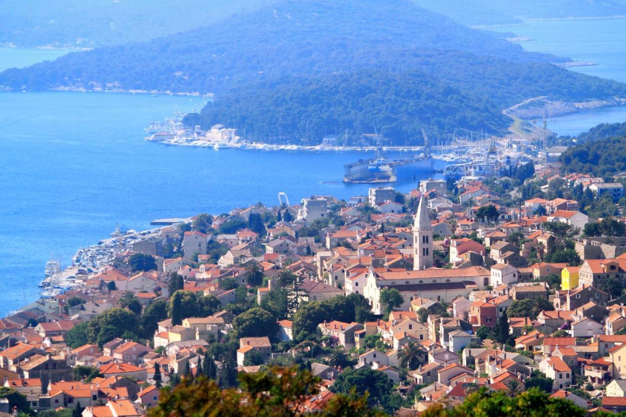 Apartments With A Parking Space Mali Losinj Mali Lošinj Exterior foto