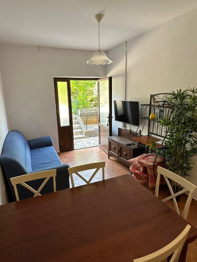 Apartments With A Parking Space Mali Losinj Mali Lošinj Exterior foto