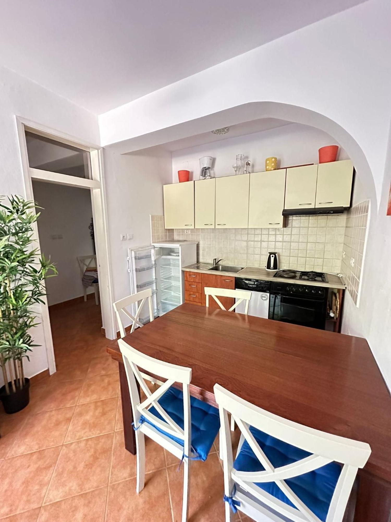 Apartments With A Parking Space Mali Losinj Mali Lošinj Quarto foto